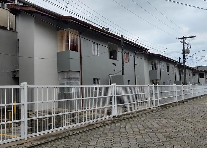 Apartamento Ubatuba - Praia Grande - 220m da Praia